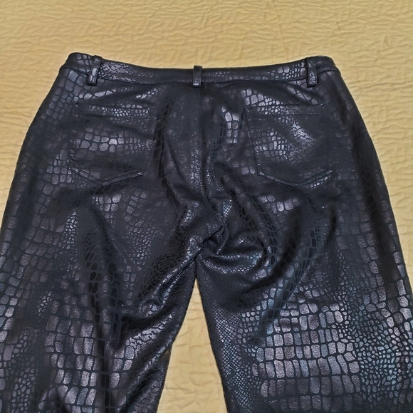 Sara Boo Reptile print jegging pants size L - Picture 7 of 8
